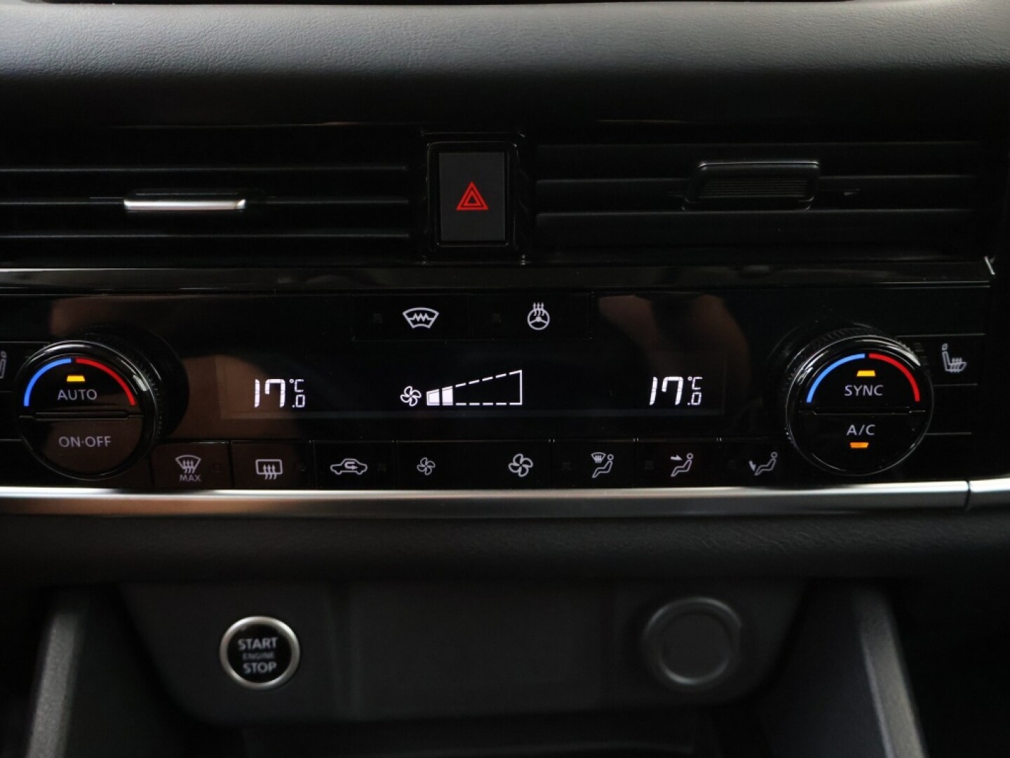 Nissan-QASHQAI-24