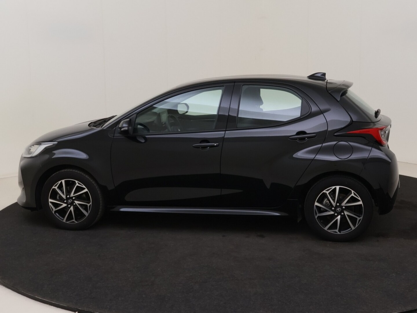 Toyota-Yaris-1