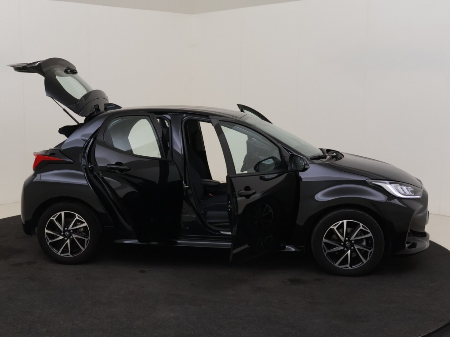 Toyota-Yaris-13